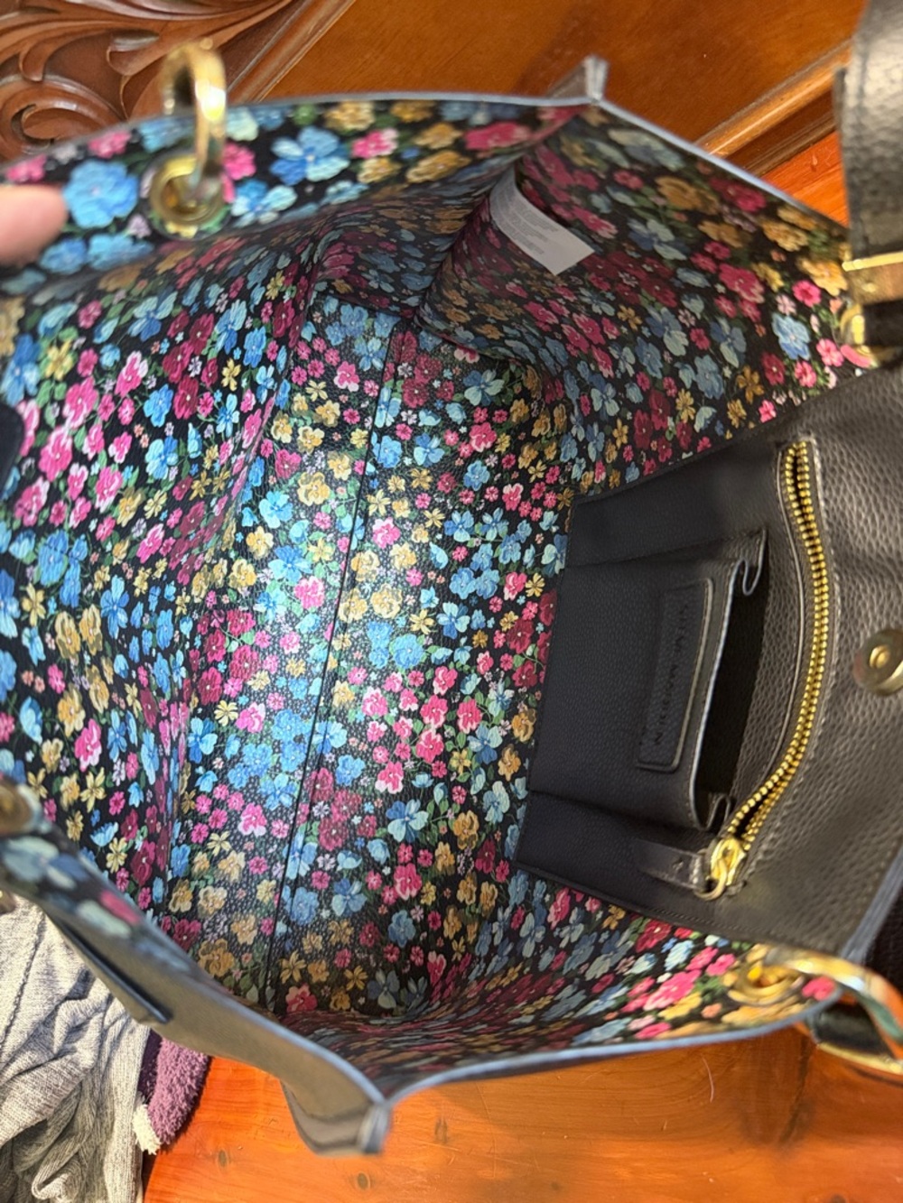 Steve Madden Black Pebbled Faux Leather Tote with Matching Floral Print Pouch - Picture 8 of 13
